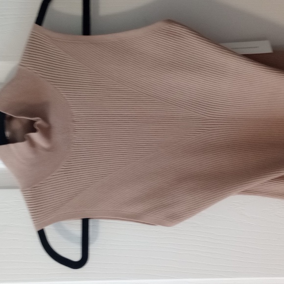 ANTHROPOLOGIE - Picture 3 of 9